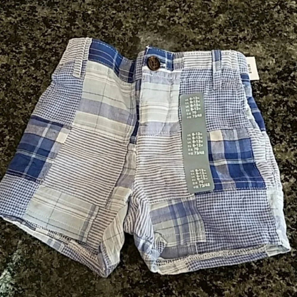 BabyGap boy Shorts pull on plaid Size 6-12